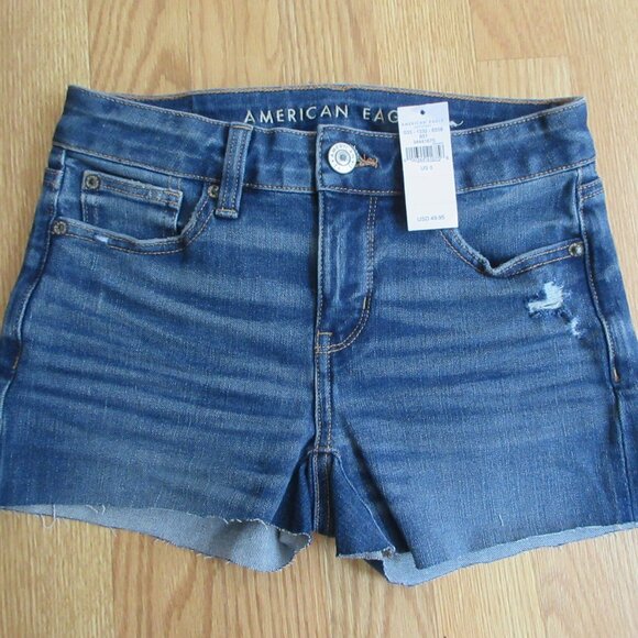 AE Medium Wash Jean Shorts - Picture 1 of 3